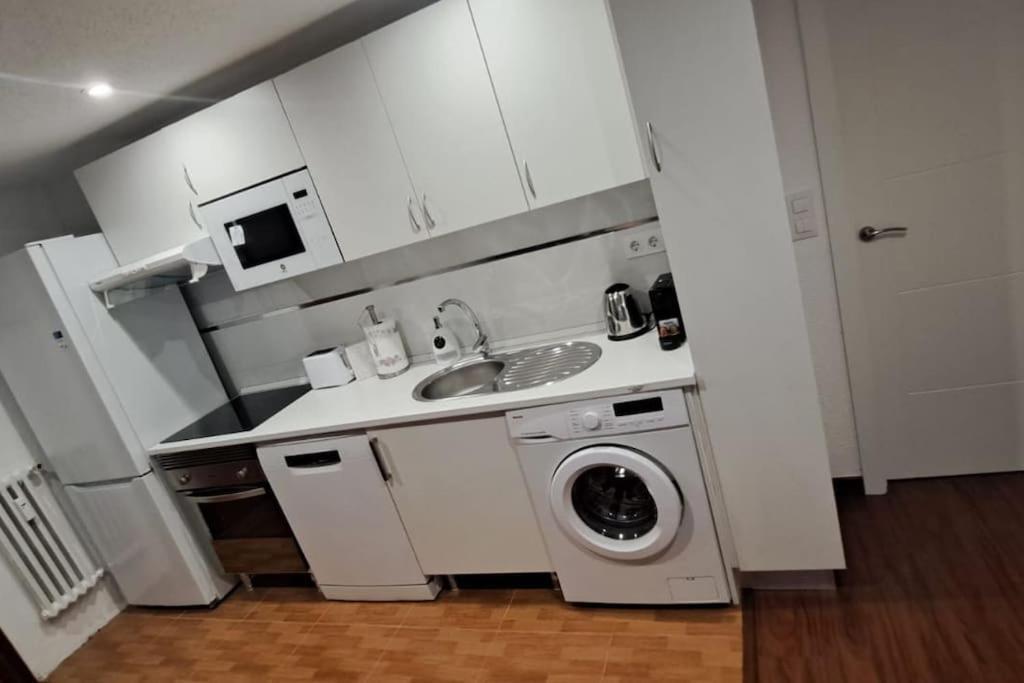 Apartmán Piso Nuevo Centro Doctor Casal Oviedo Exteriér fotografie